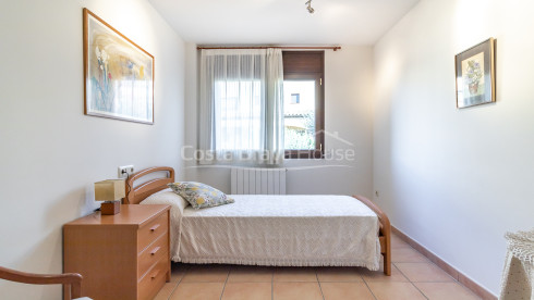 Terraced house in the centre of Palafrugell, with garden and garage