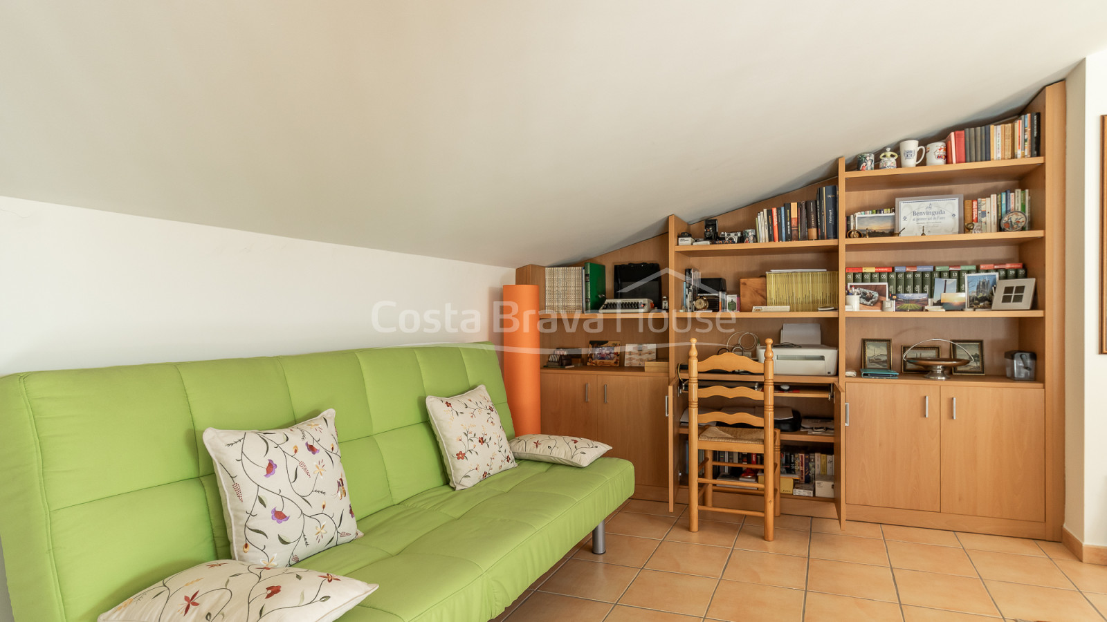 Terraced house in the centre of Palafrugell, with garden and garage