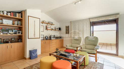 Terraced house in the centre of Palafrugell, with garden and garage