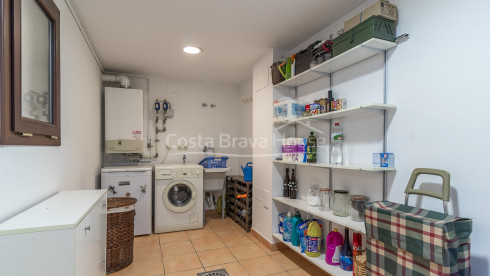 Terraced house in the centre of Palafrugell, with garden and garage