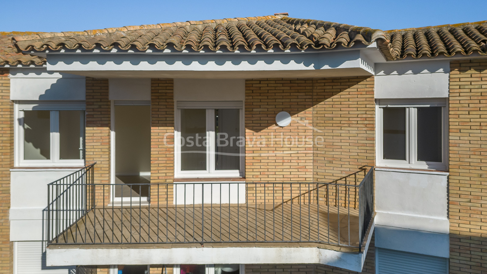 Renovated apartment in Calella, 500 m from the beach