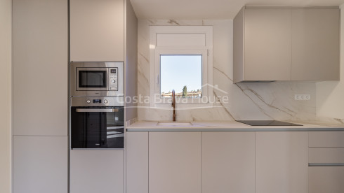 Renovated apartment in Calella, 500 m from the beach