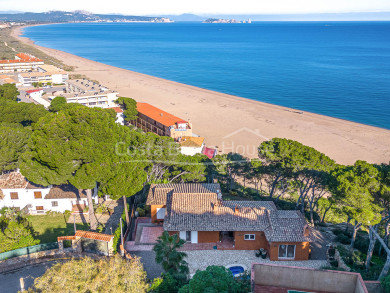 Luxury villa with direct beach access between Begur and Pals, Costa Brava, on the seafront