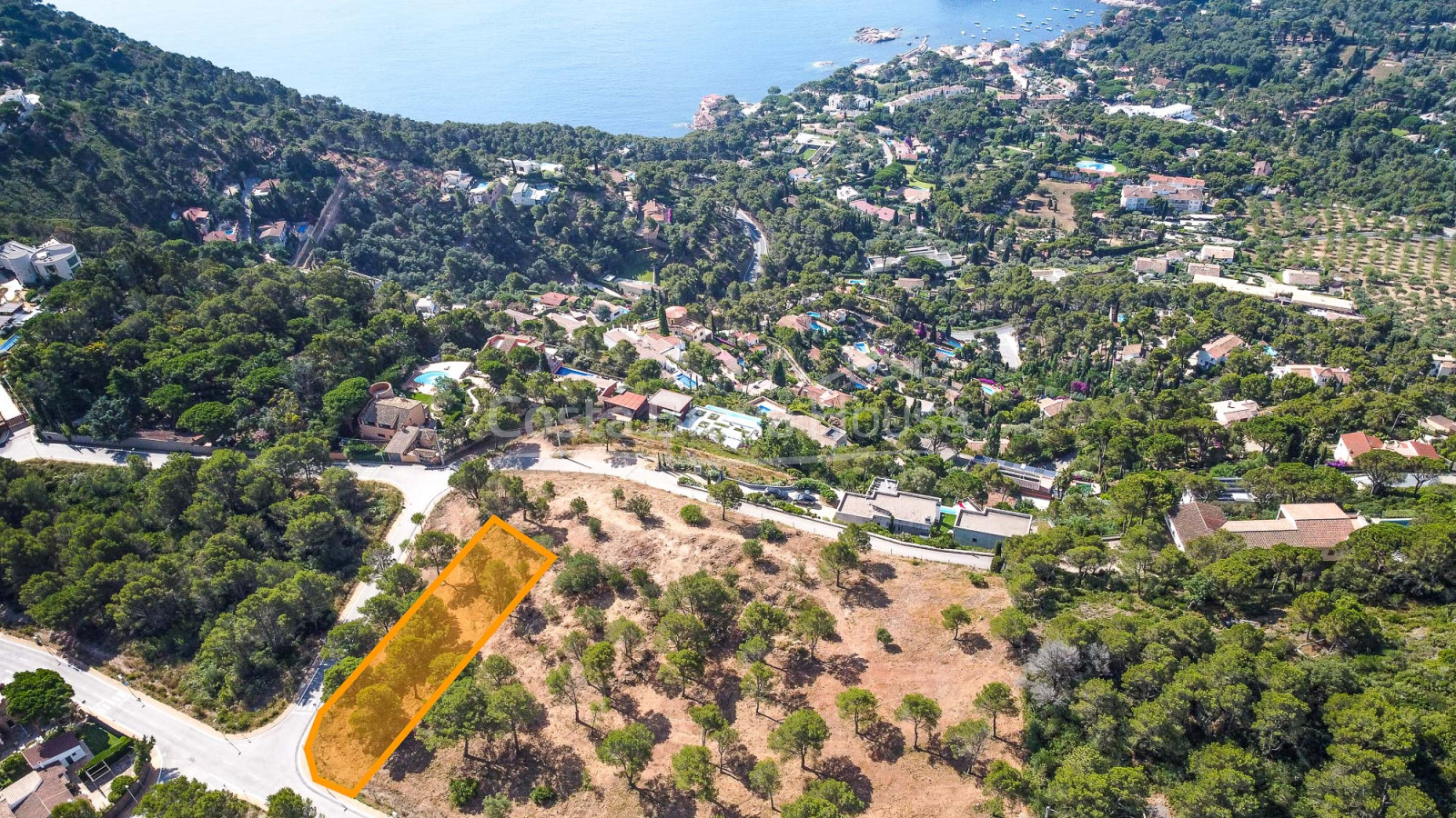 Parcela con vistas al mar y orientación sudeste en venta en Begur