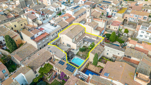 Casa histórica reformada en venta en Torroella de Montgrí