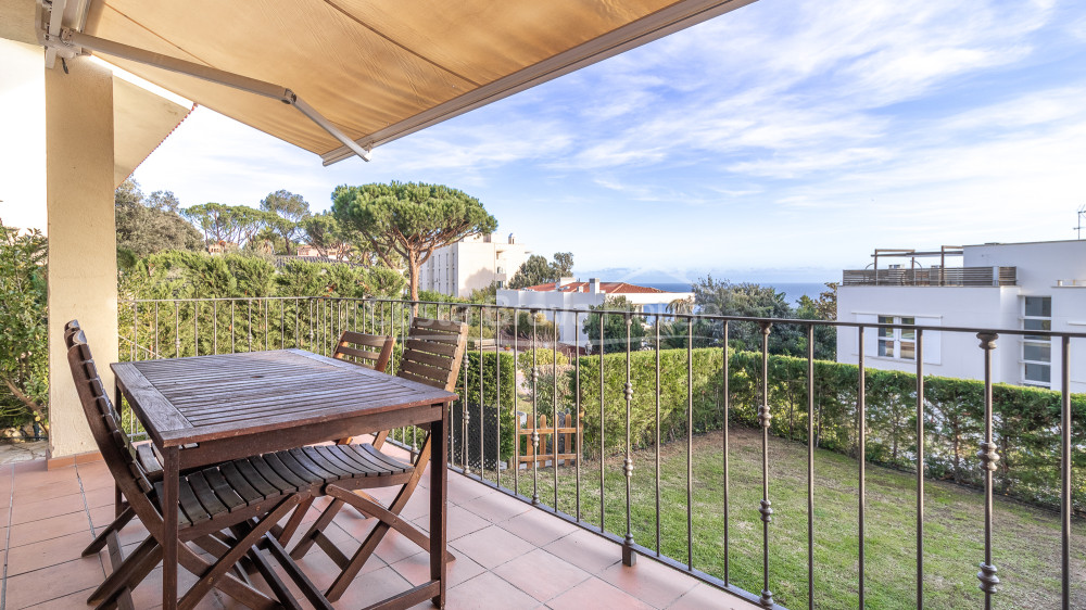 Casa a Sant Feliu Guíxols amb vistes al mar i piscina