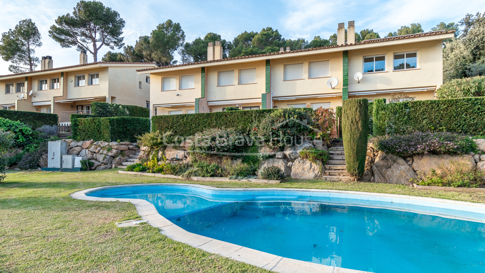 Casa a Sant Feliu Guíxols amb vistes al mar i piscina