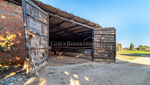 Masia històrica en venda al Baix Empordà, Costa Brava