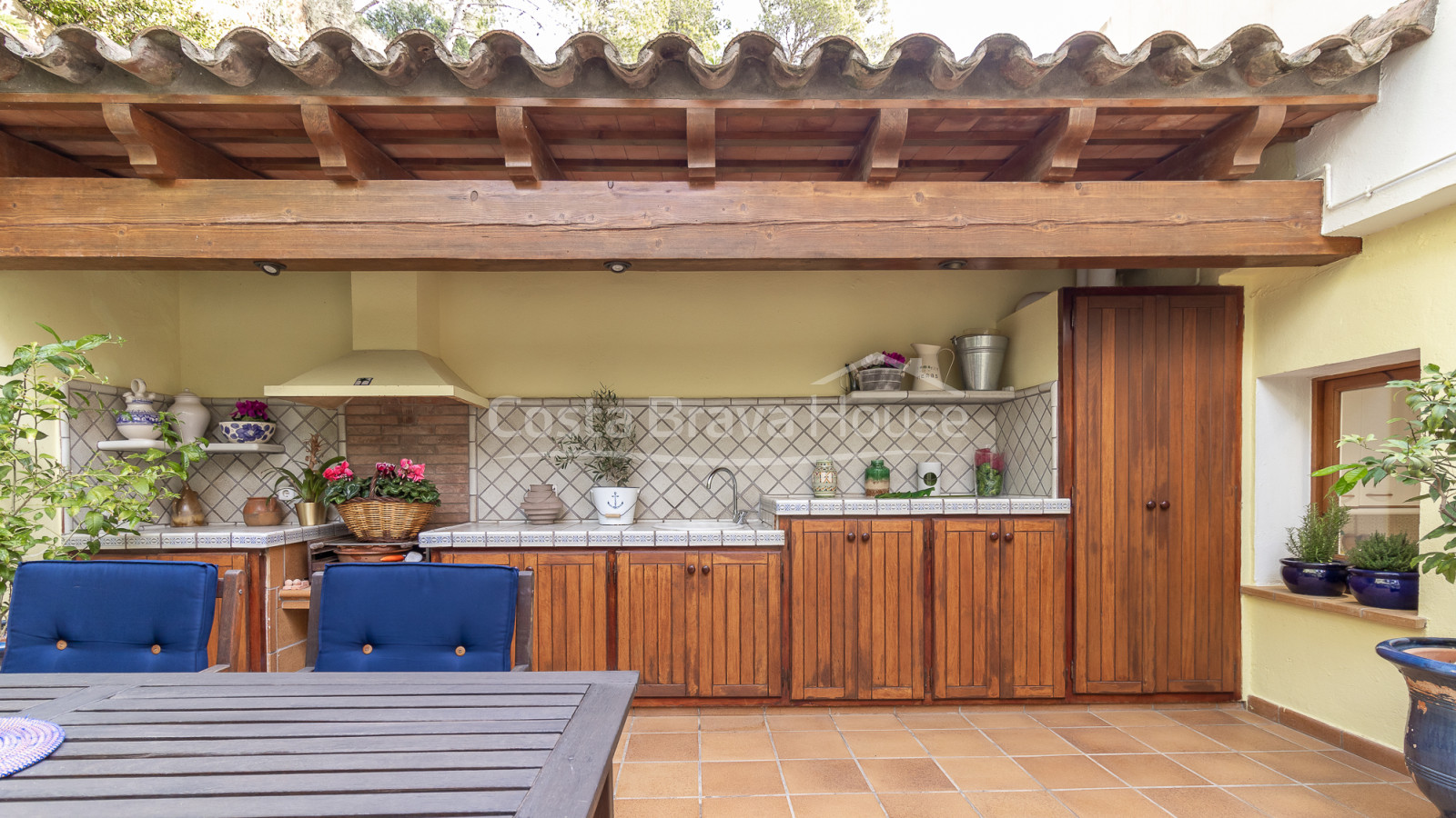 Duplex house with sea views in Llafranc, Costa Brava.