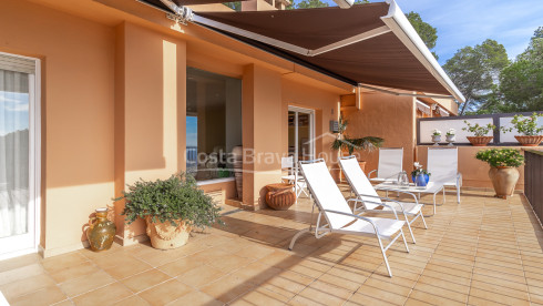 Duplex house with sea views in Llafranc, Costa Brava.