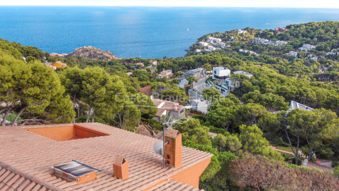 Villa en Tamariu con Piscina y Vistas al Mar