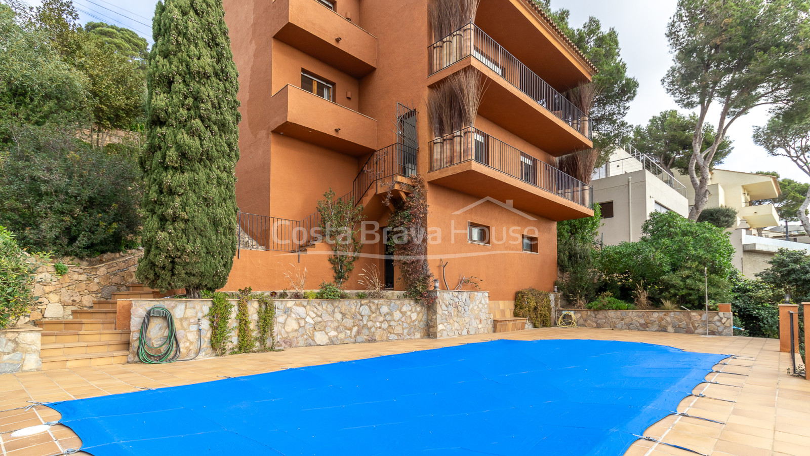 Villa en Tamariu con Piscina y Vistas al Mar