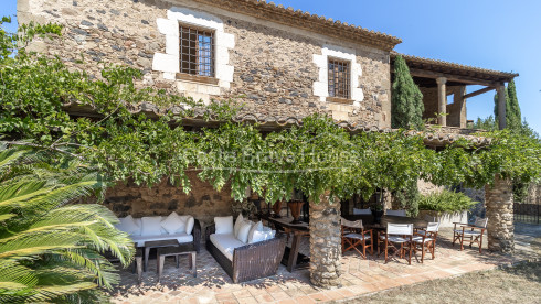 16th-century Renaissance country house for sale in Foixà