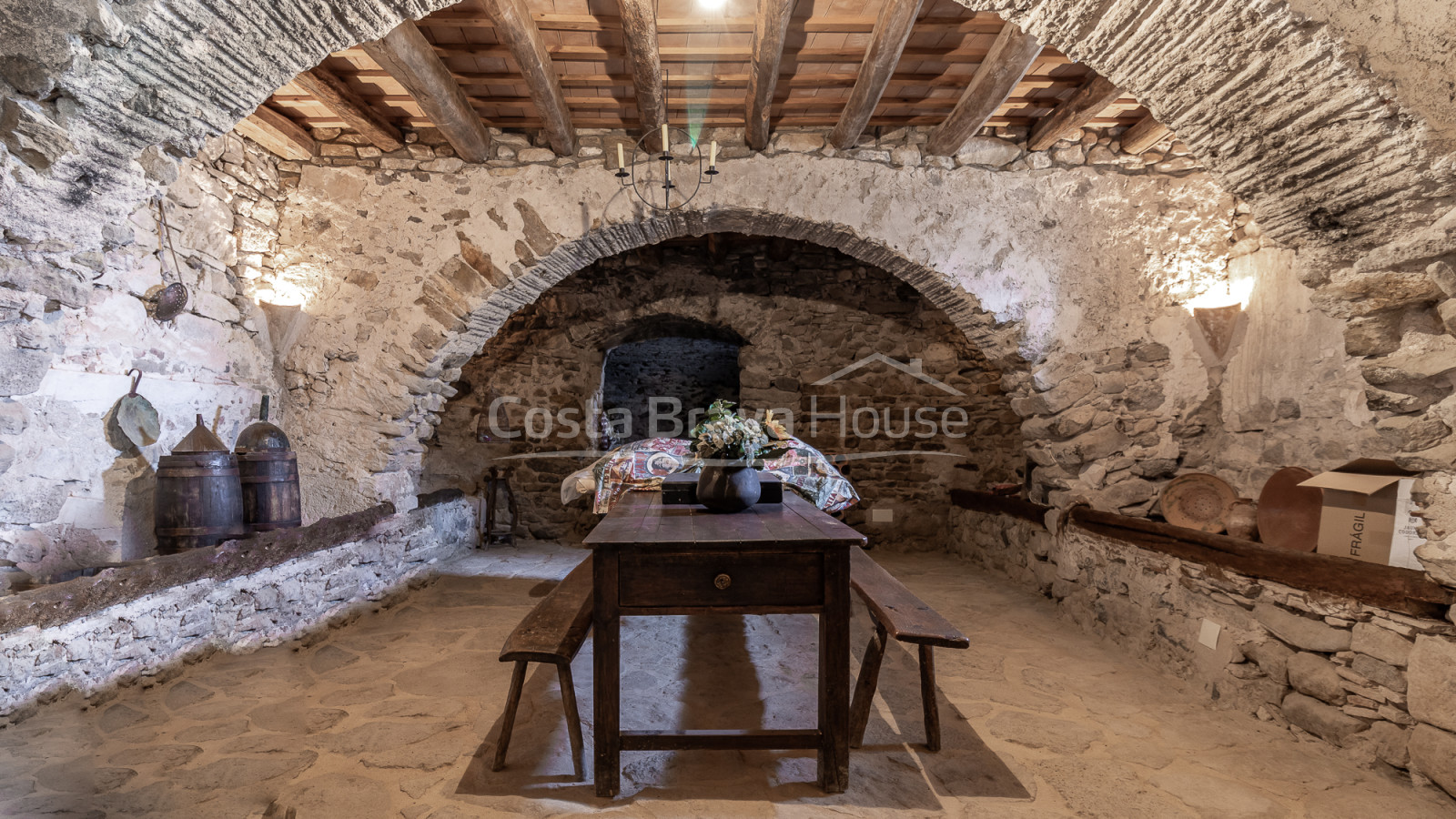 16th-century Renaissance country house for sale in Foixà