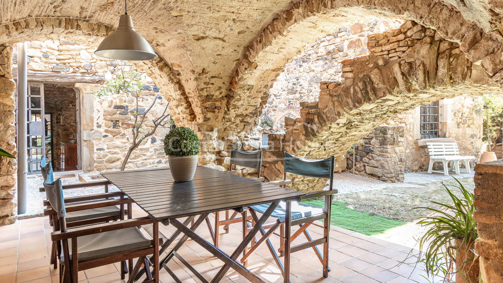 16th-century Renaissance country house for sale in Foixà