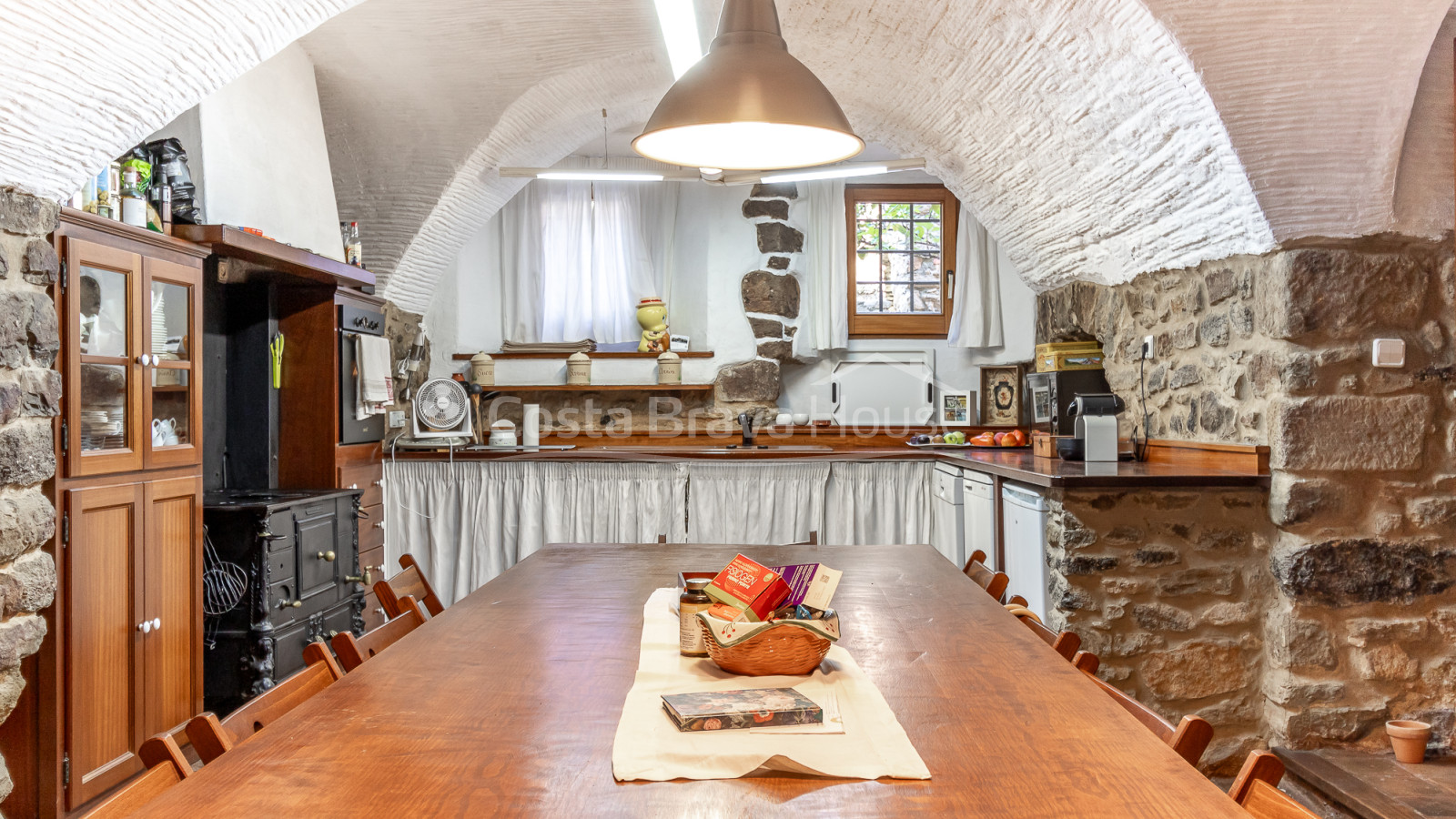 16th-century Renaissance country house for sale in Foixà