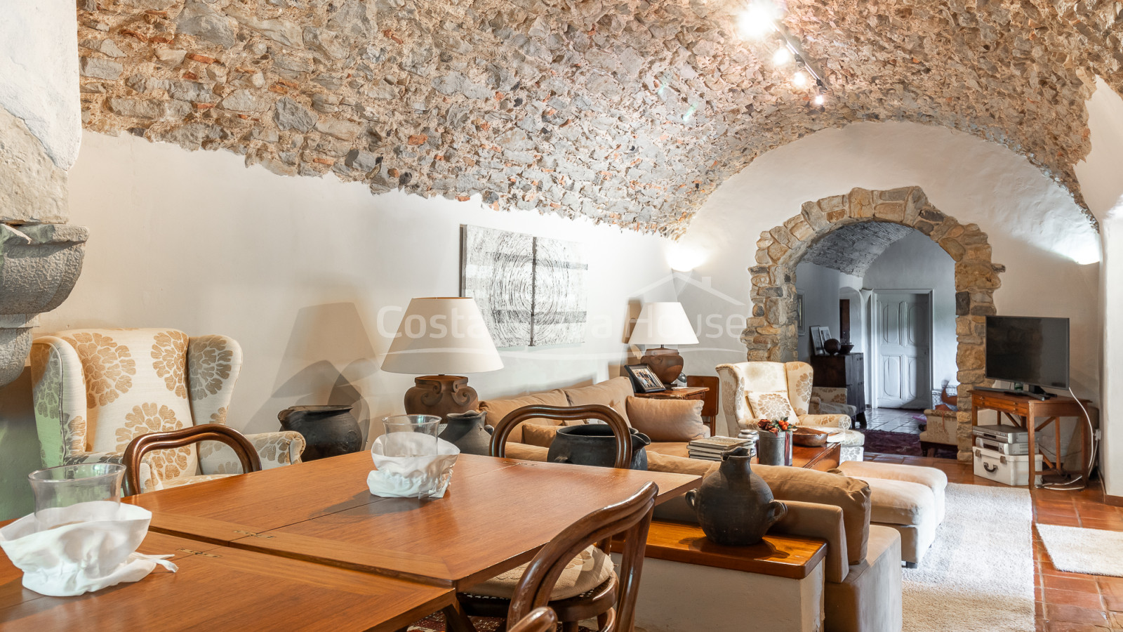 16th-century Renaissance country house for sale in Foixà