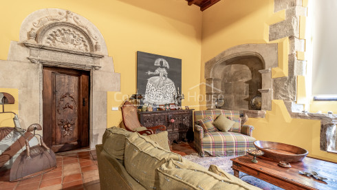 16th-century Renaissance country house for sale in Foixà