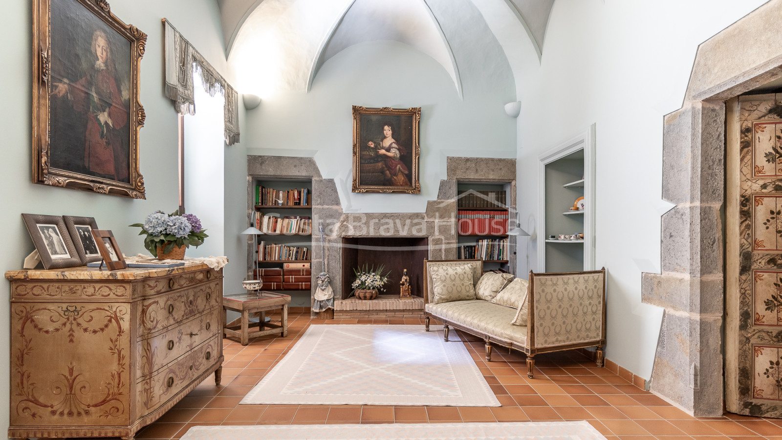 16th-century Renaissance country house for sale in Foixà