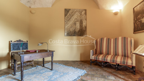 16th-century Renaissance country house for sale in Foixà