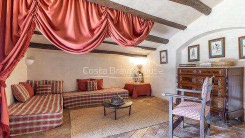 16th-century Renaissance country house for sale in Foixà