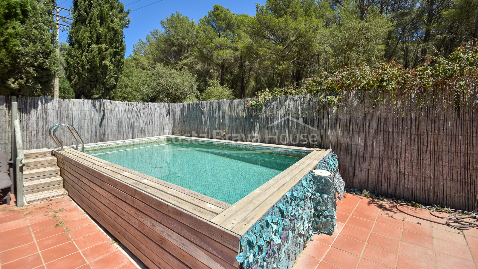 Maison de campagne avec 11.000 m² de terrain à vendre à un joli endroit entre Begur et Palafrugell