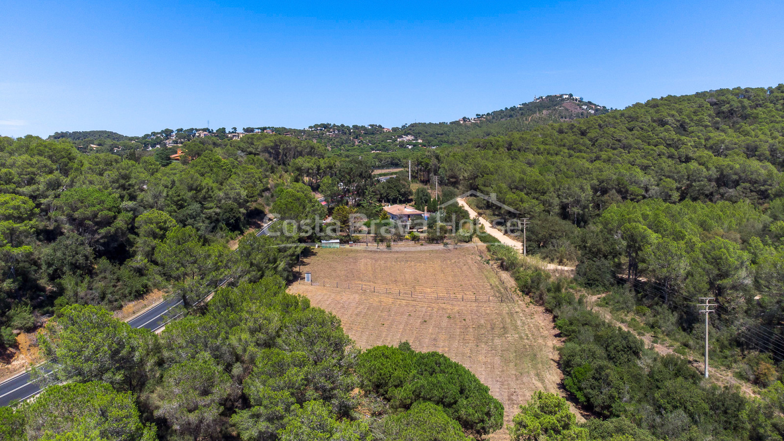 Casa de campo con 11.000 m² de terreno en venta en un bonito lugar entre Begur y Palafrugell