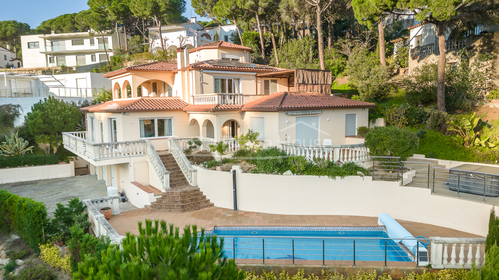 Vila de luxe amb piscina privada a Pals