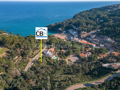 Buildable land for sale in Begur, 500 meters from Sa Riera beach, in an exclusive residential area