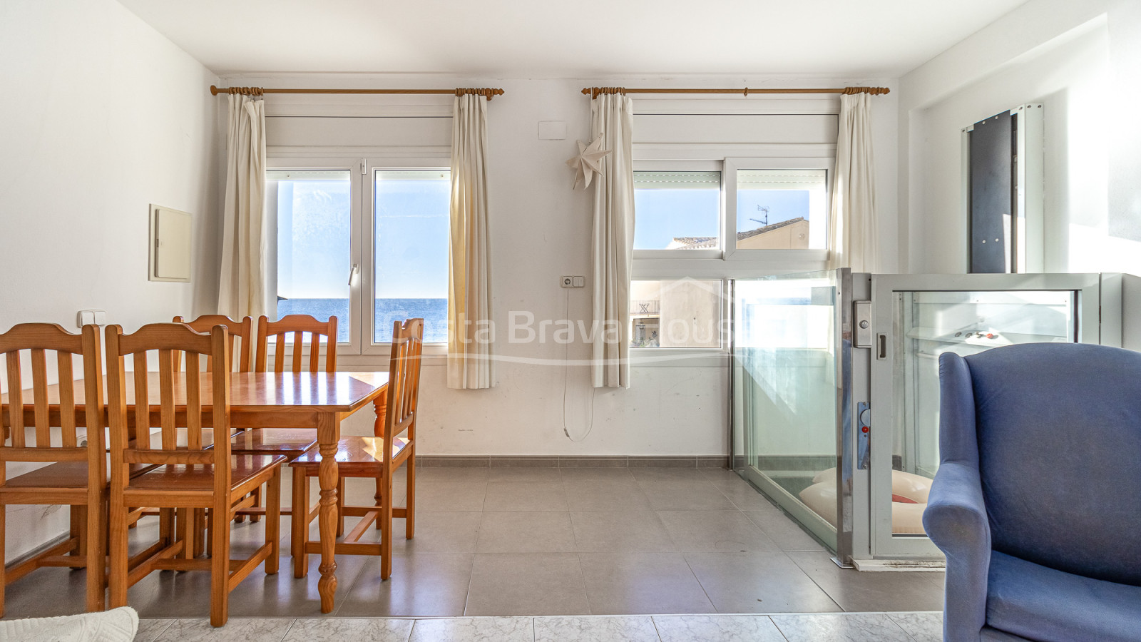 Seafront apartment in Calella de Palafrugell