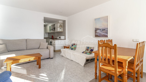 Seafront apartment in Calella de Palafrugell