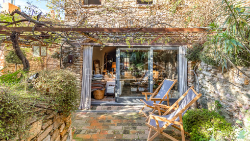 Historic house in Begur with pool and private garden