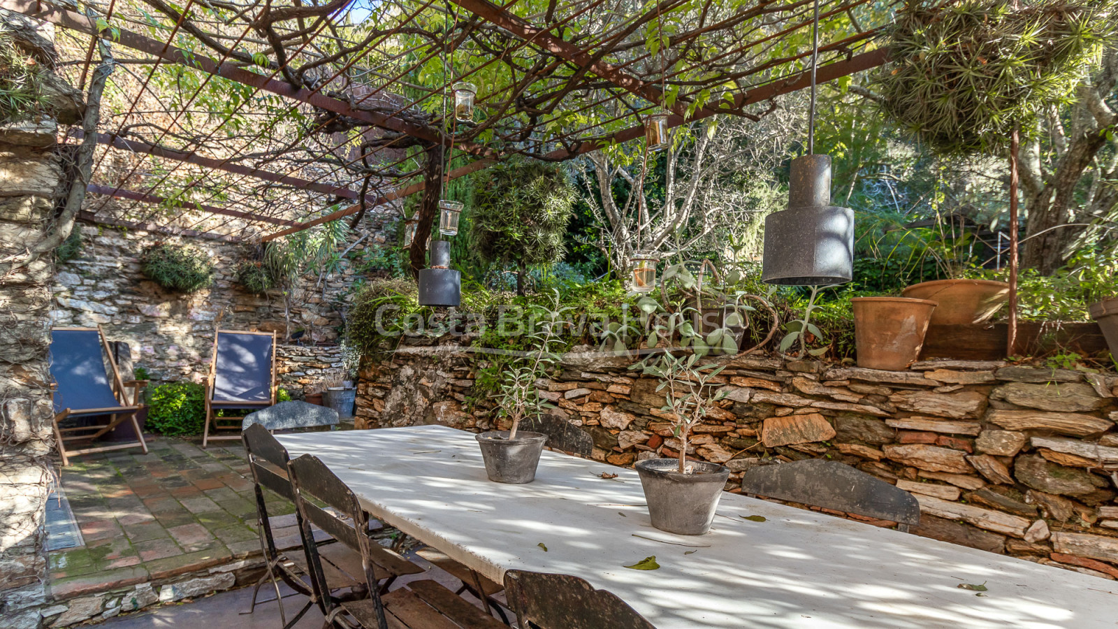 Casa histórica en Begur con piscina y jardín privado