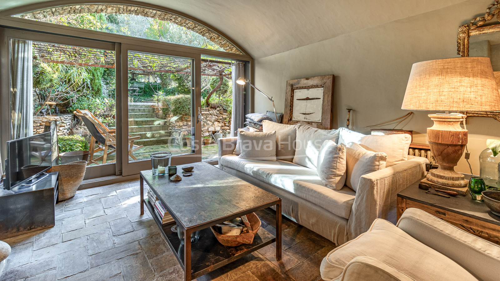 Maison historique à Begur avec piscine et jardin privé