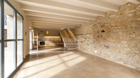 Townhouse in Palafrugell with pool and garden