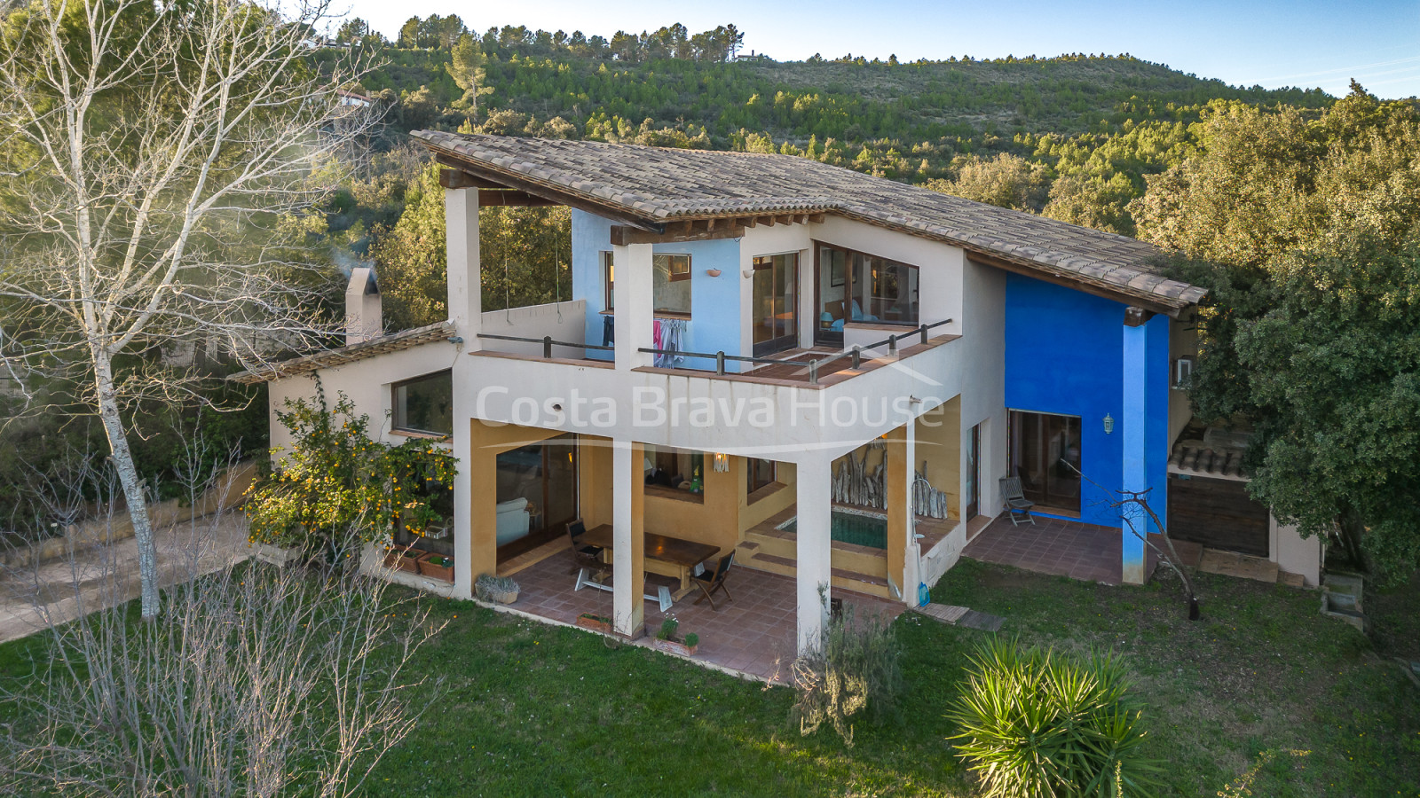 Casa rústica-mediterránea en Foixà Baix Empordà con terreno y vistas