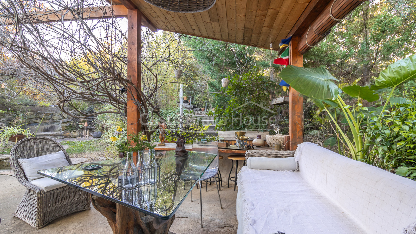 Casa rústica-mediterránea en Foixà Baix Empordà con terreno y vistas