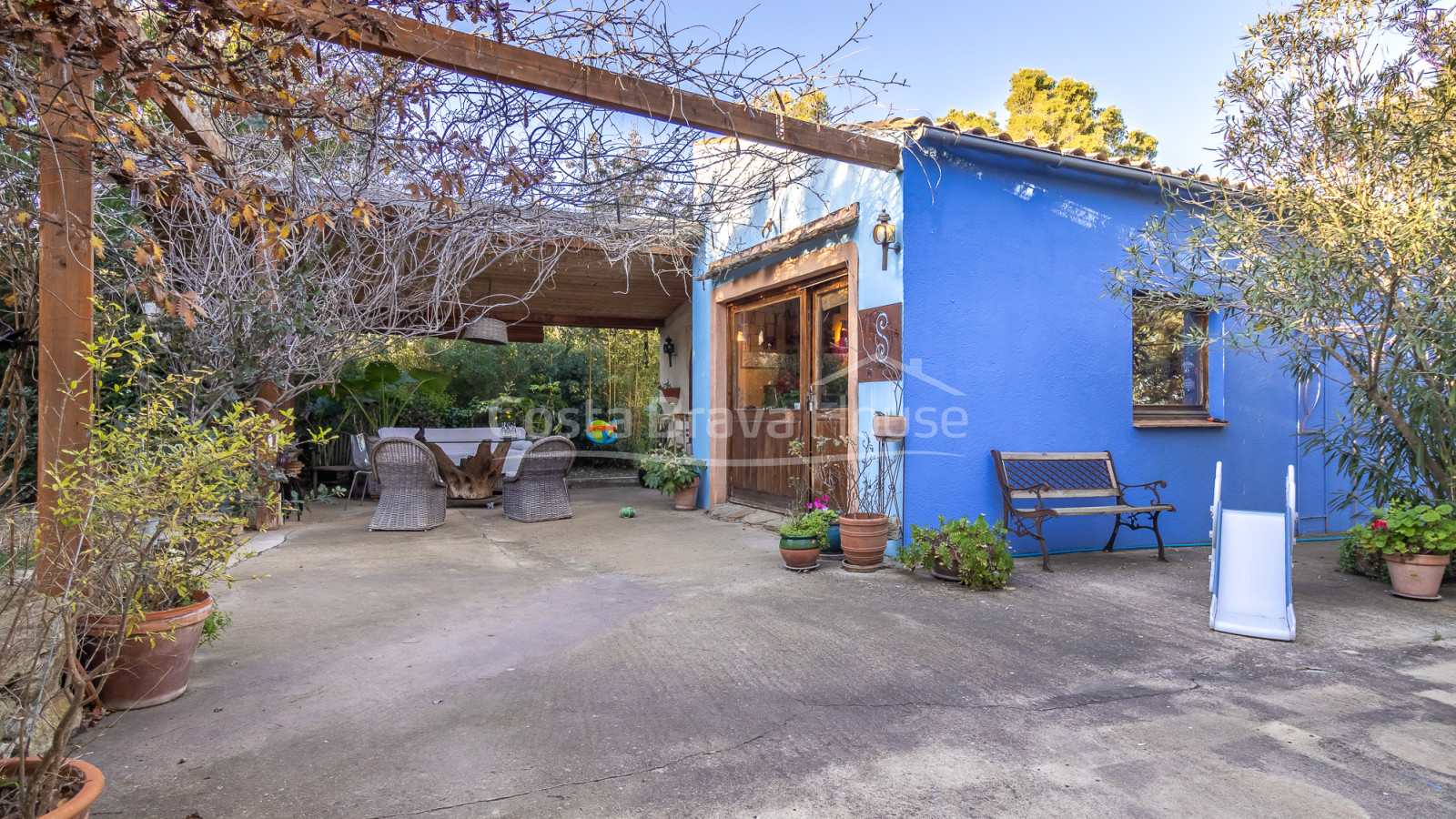 Casa rústica-mediterránea en Foixà Baix Empordà con terreno y vistas