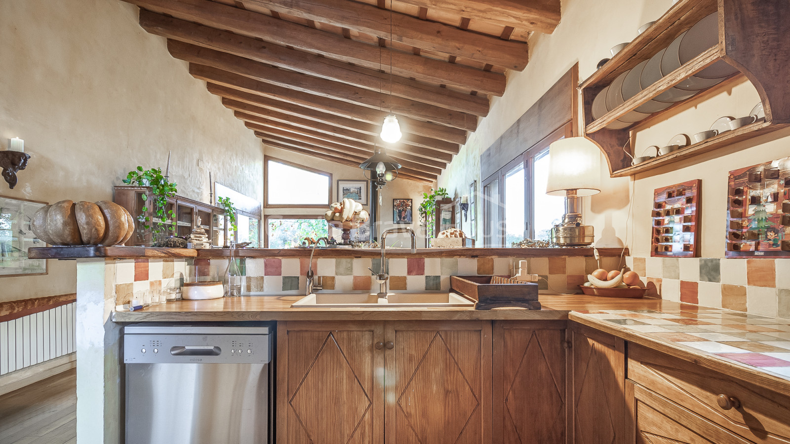 Casa rústica-mediterránea en Foixà Baix Empordà con terreno y vistas