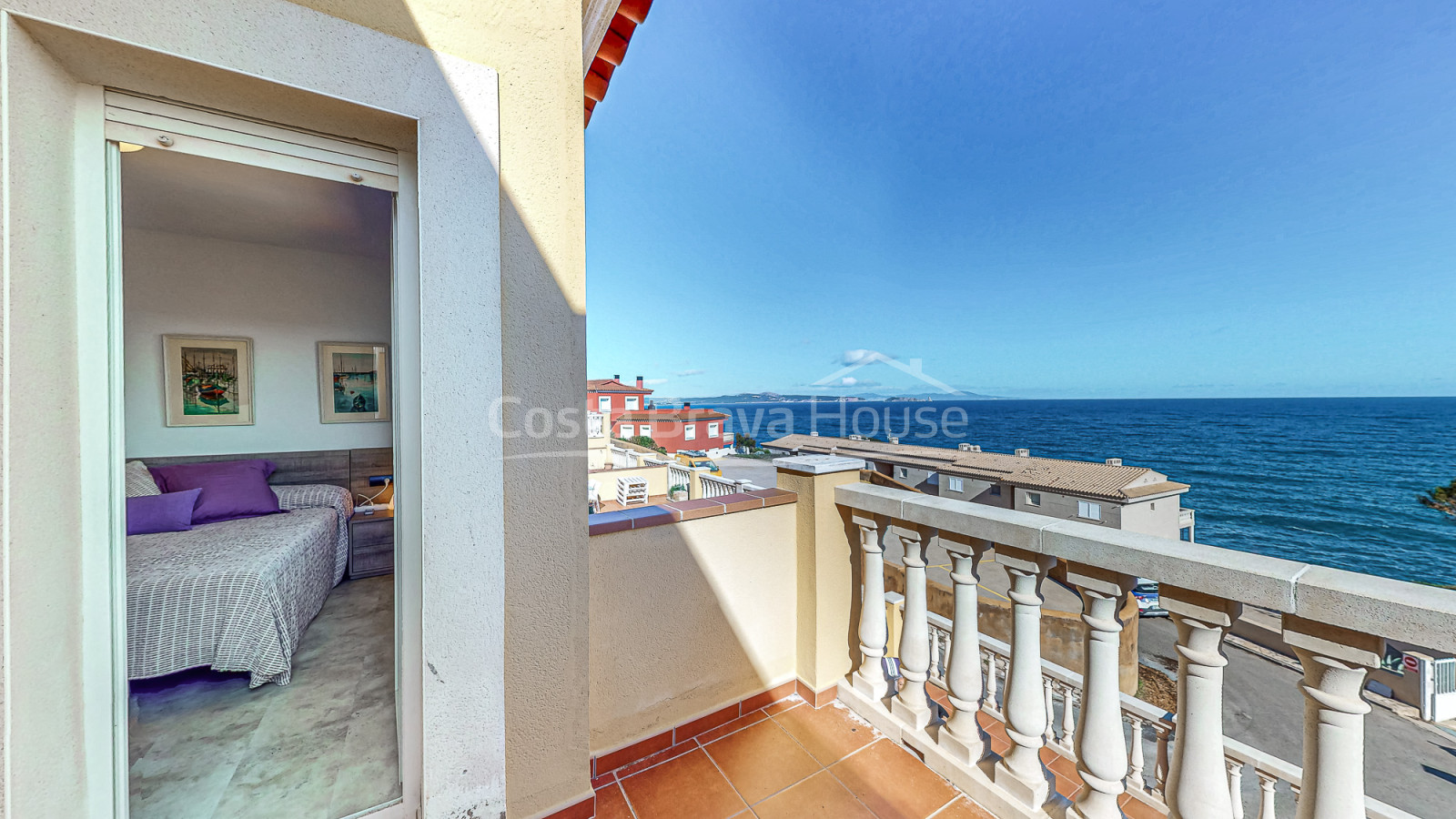 Duplex in Cap Sa Sal area with sea views and terraces